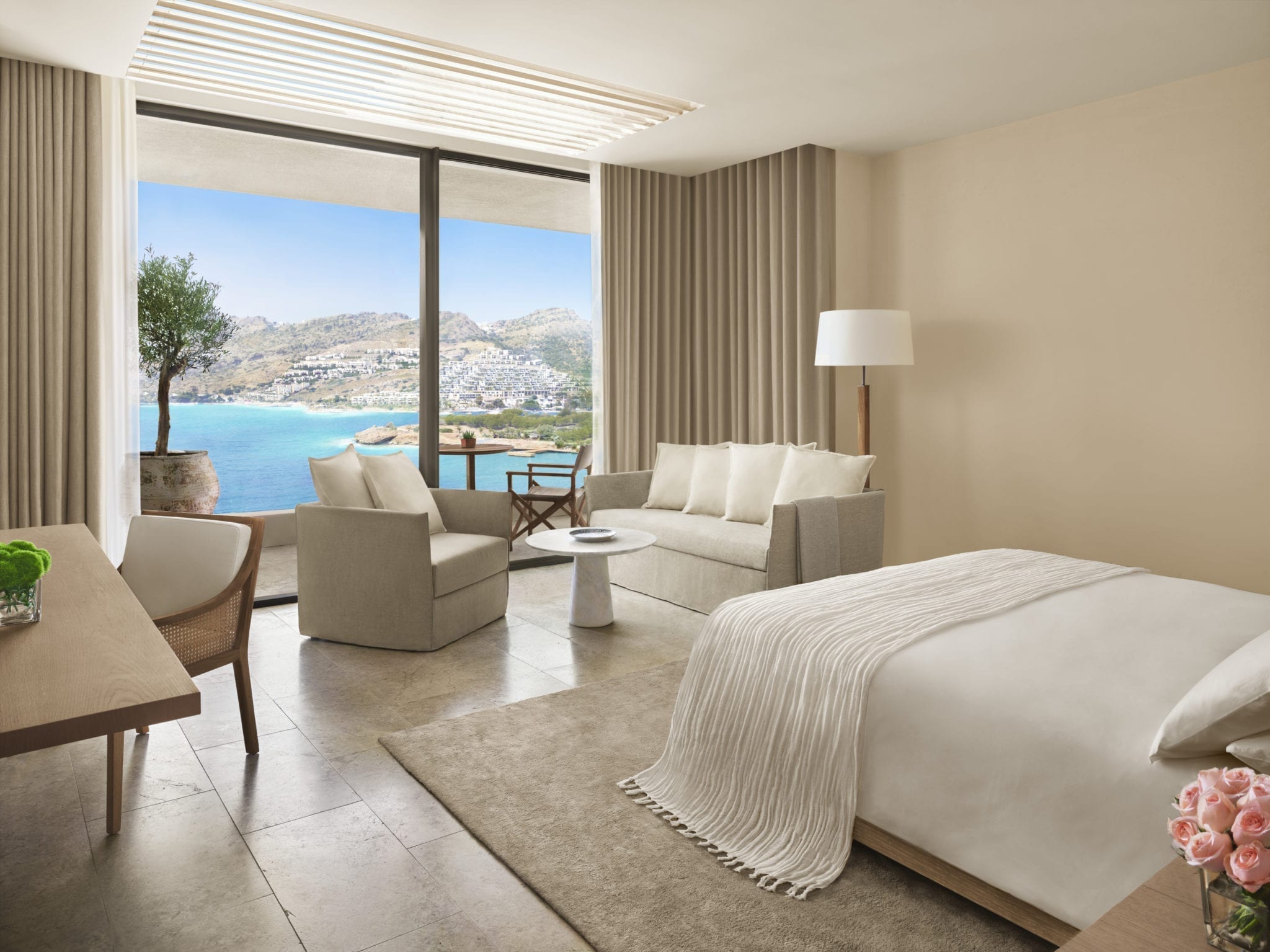 Deluxe guest room with Sea View